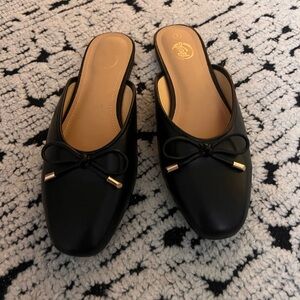 Elegant Black Bow Slip-On Shoes